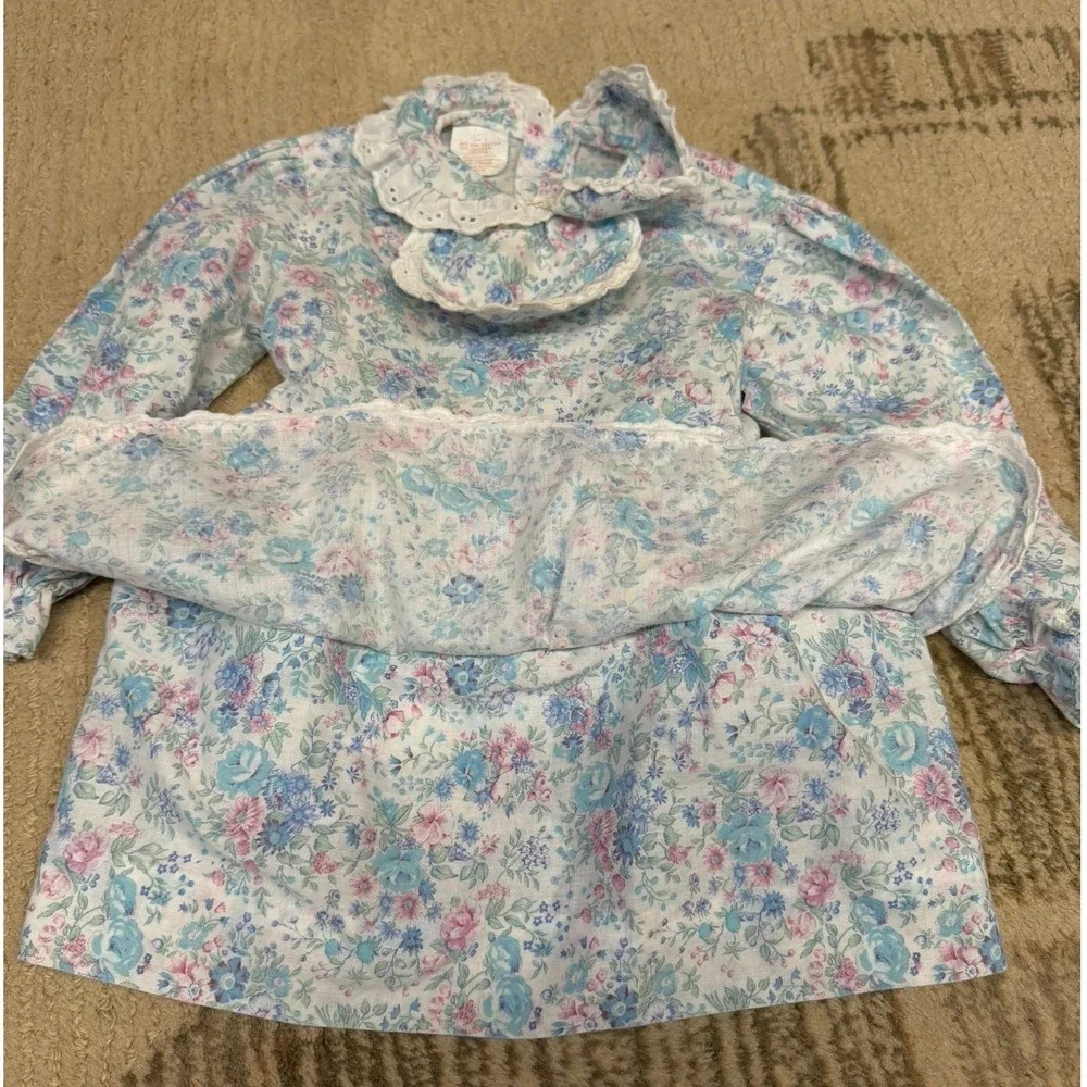 Vintage Little Girls Floral Victorian Lace Trim Ruffle Smocked Long Sleeve Dress